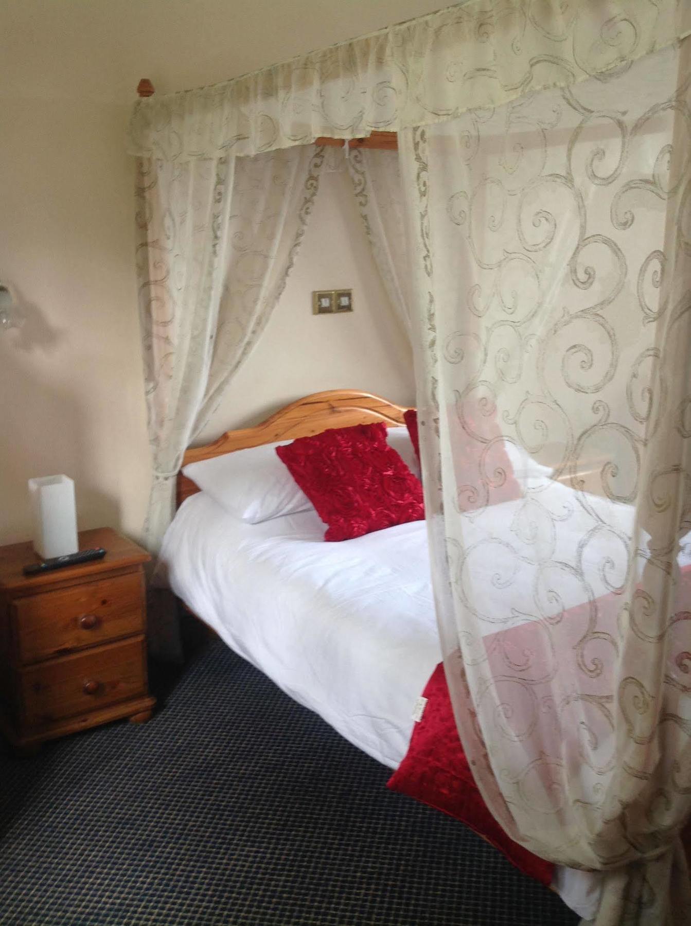 The Glan Yr Afon Inn ホリウェル エクステリア 写真