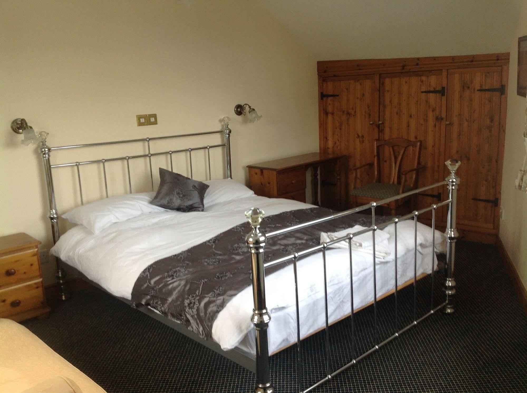 The Glan Yr Afon Inn ホリウェル エクステリア 写真