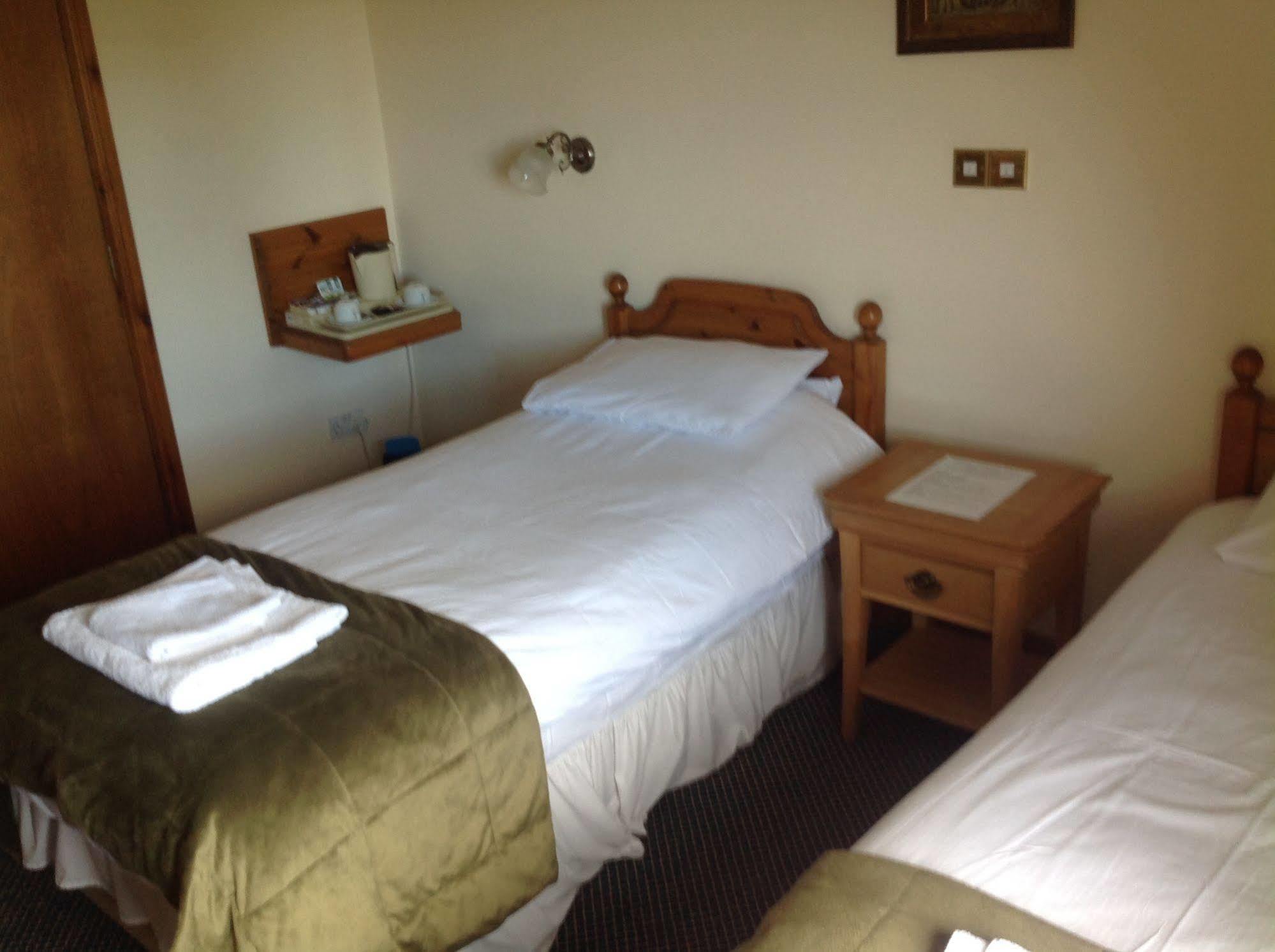 The Glan Yr Afon Inn ホリウェル エクステリア 写真